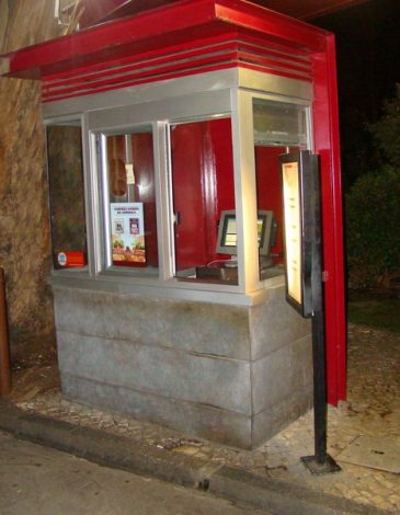 McDonald`s Drive-in