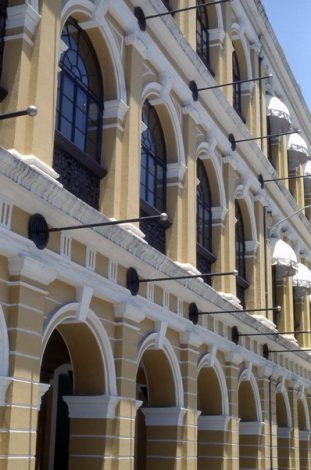 Commercial Centre at Largo do Senado 11