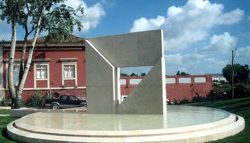 Monumento ao Poder Local Democrático