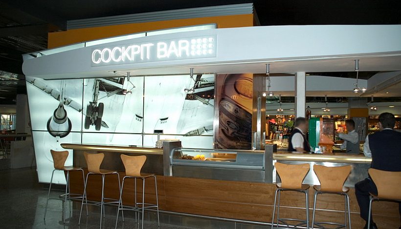 Cockpit Bar