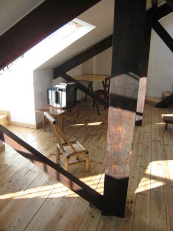 Attic in house in Escalhão