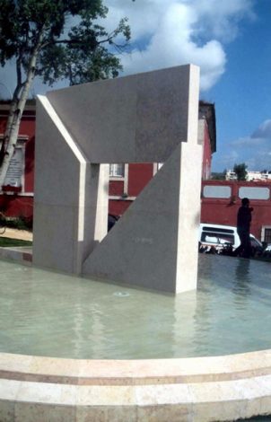 Monumento ao Poder Local Democrático